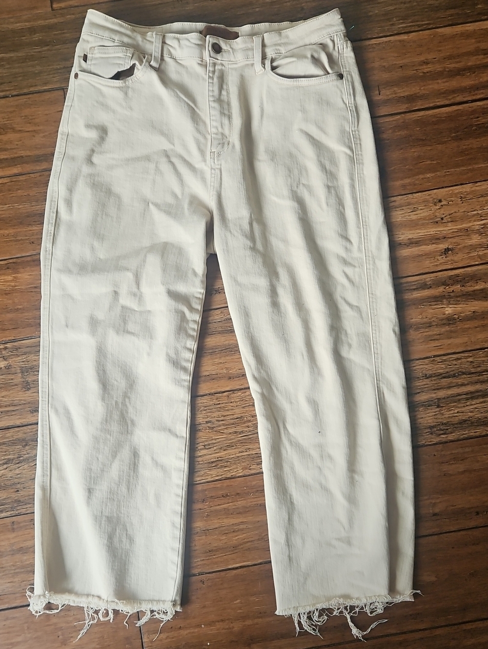 Judy Blue Cream Straight-Leg Crop Jeans Size 15/32
